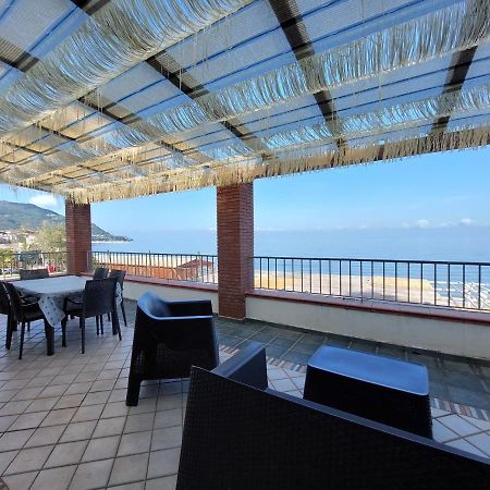 Waikiki Beach Apartments Santa Maria di Castellabate Exterior foto