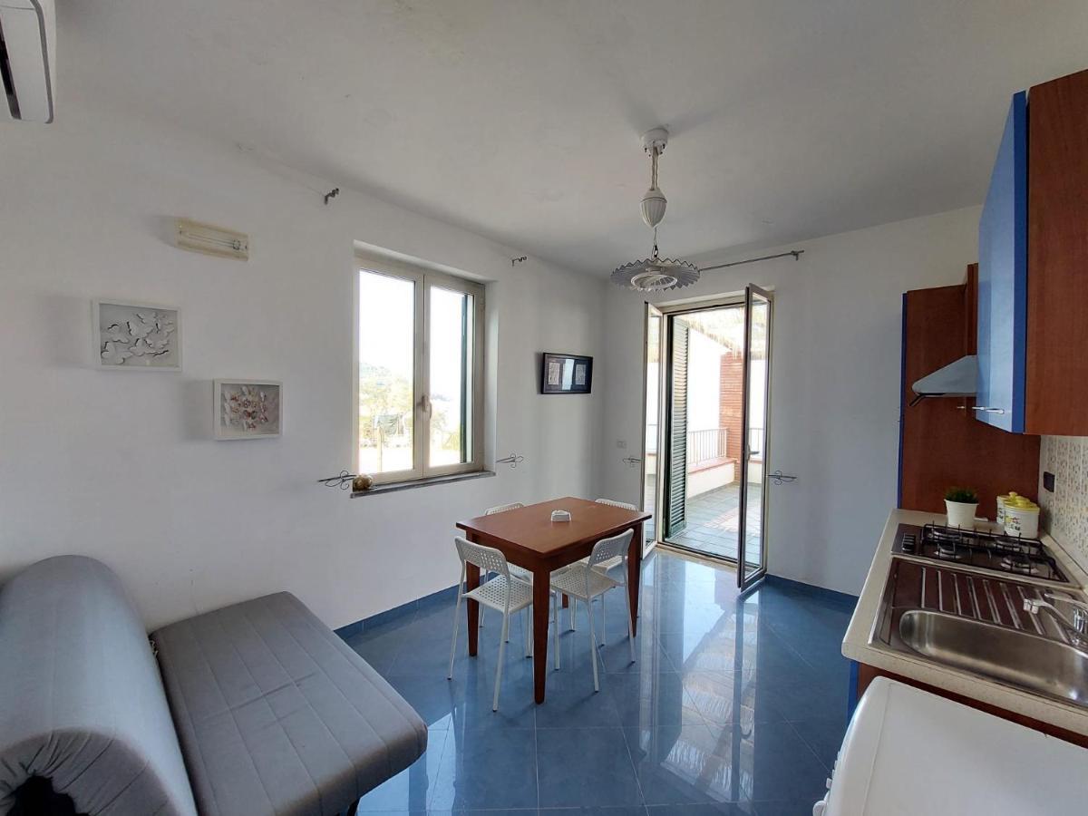 Waikiki Beach Apartments Santa Maria di Castellabate Exterior foto